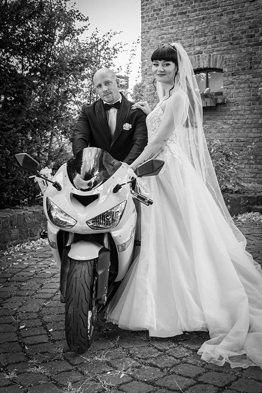 Hochzeitsfotografie emotionale Trauung auf Schloss Burgau