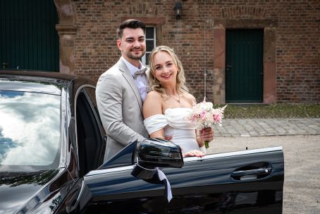 Hochzeitsfotografie-Brautpaarshooting auf Schloss Burgau Düren