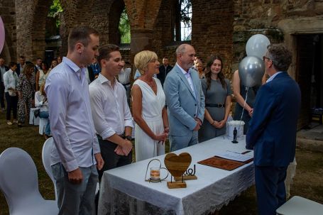 Trauung in der Alten Kirche in Merzenich