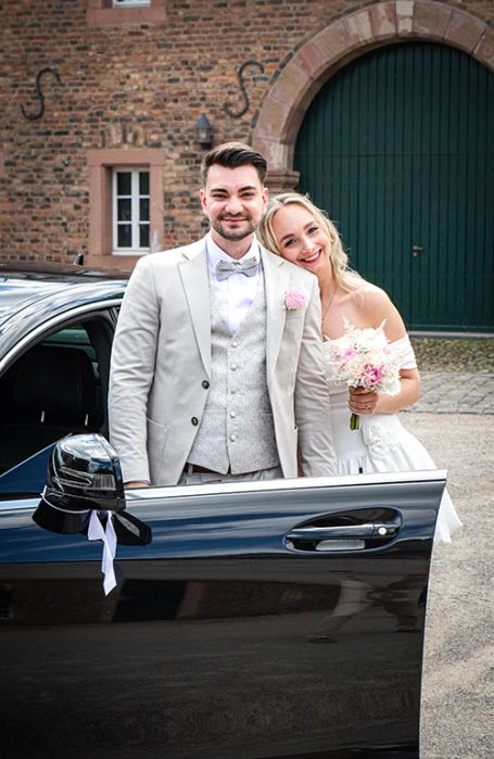 Hochzeitsfotografie-Brautpaarshooting auf Schloss Burgau Düren