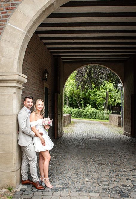 Hochzeitsfotografie-Brautpaarshooting auf Schloss Burgau Düren