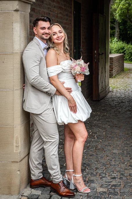 Hochzeitsfotografie-Brautpaarshooting auf Schloss Burgau Düren